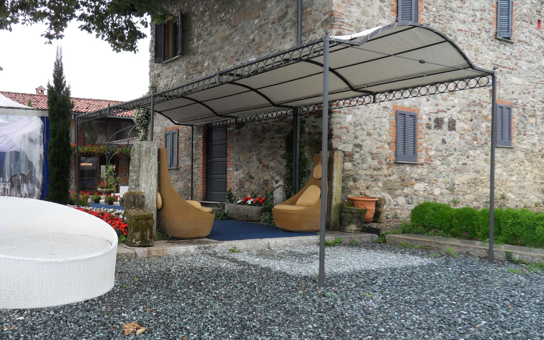 Pergolato in ferro con telo PVC